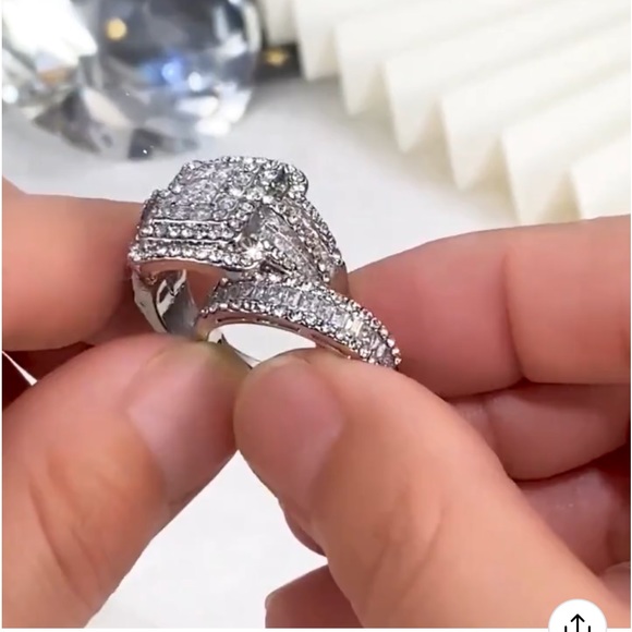 🌞💎💍2 PC CZ SILVER WEDDING RING SET ITS BEAUTIFUL-FASHION JEWELRY - Picture 5 of 15